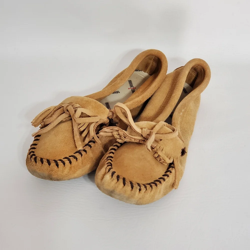 Minnetonka Tan Suede Moccasin Slip On Shoes Footwear Size 6.5 - Picture 1 of 4